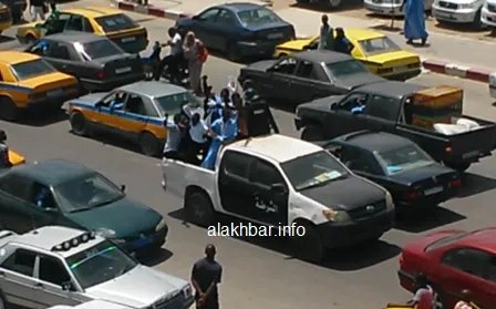 إيرا تحول سيارة شرطة إلى منصة احتجاج