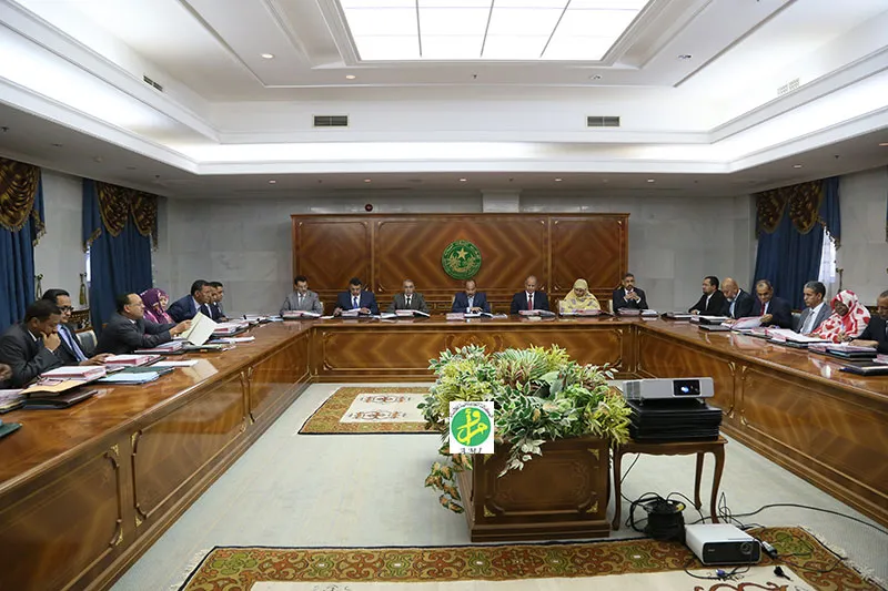 مجلس الوزراء يعقد اجتماعا بقصر الرئاسة