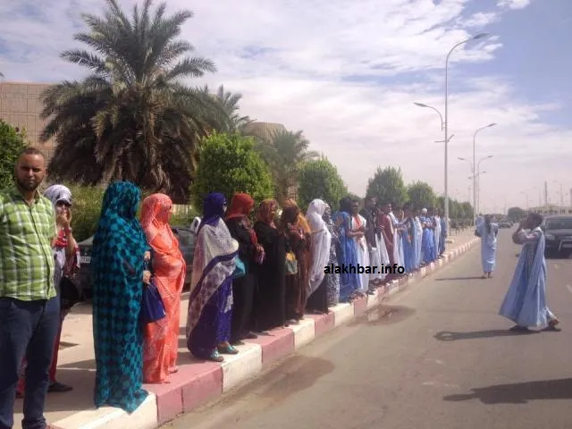 جانب من التظاهرة المنظمة صباح اليوم أمام قصر العدل بانواكشوط (الأخبا