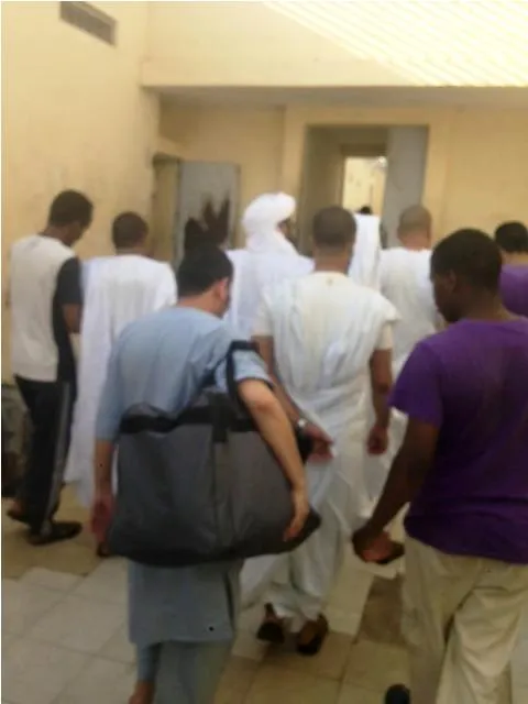 السجناء السلفيون يودعون ولد محمد بعيد قرار إطلاق سراحه مساء اليوم