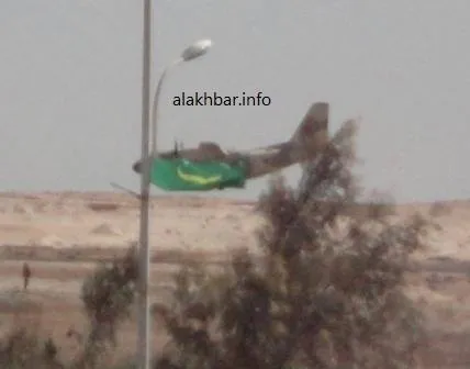 الطائرة العسكرية التي تحمل الرئيس الموريتاني أثناء هبوطها في مطار ا?
