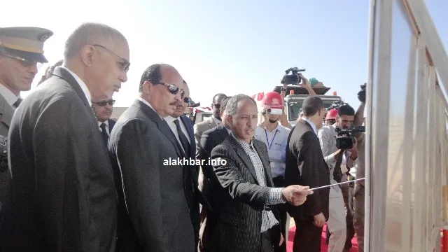 ولد عبد العزيز خلال تدشينه لمشروع شفط مياه العاصمة انواكشوط صباح الي