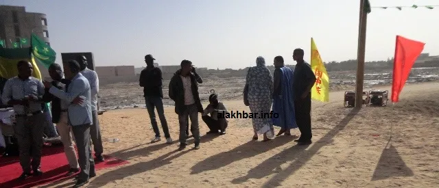 الأمن الرئاسي أثناء إبعاده للسيدة التي اشتبه فيها من المربع الأمني ل