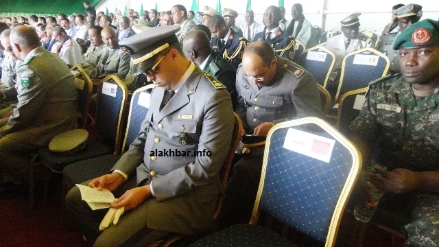 أحد أعضاء الوفد العسكري المغربي في منصة حفل استقلال موريتانيا يوم أم