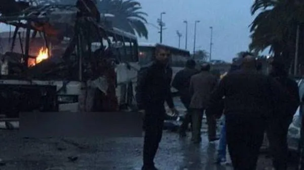 14 قتلا في انفجار حافلة للحرس الرئاسي بتونس