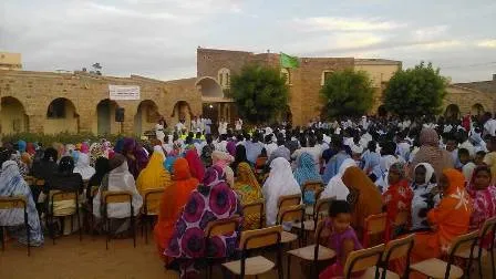 تكريم بعثة من مركز اللغات الحية في ندوة بعليون