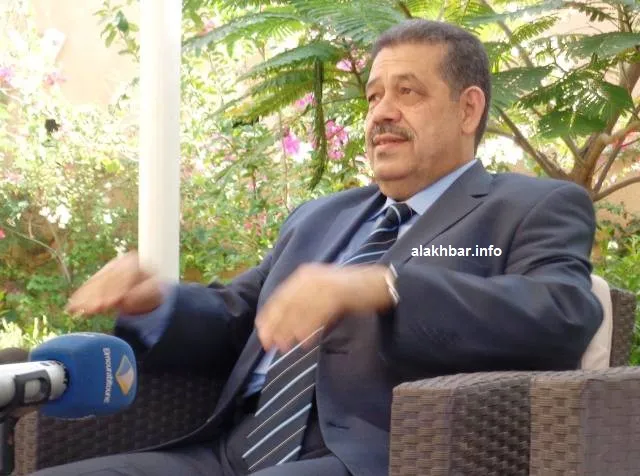 الأمين العام لحزب الاستقلال المغربي حميد شباط خلال مؤتمره الصحفي ظه?
