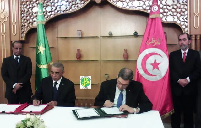 الوزير الأول التونسي الحبيب الصيد، والوزير الأول الموريتاني يحي ولد