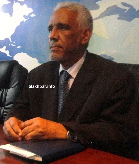 وزير العدل الموريتاني إبراهيم ولد داداه خلال المؤتمر الصحفي ظهر الي?