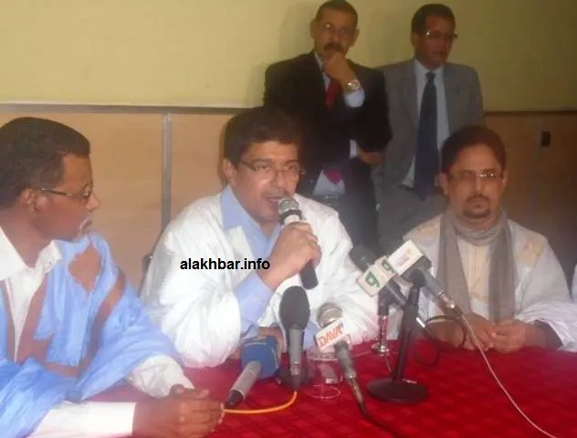 وزير العلاقات مع البرلمان محمد الأمين ولد الشيخ، ورئيس الحزب الحاكم 