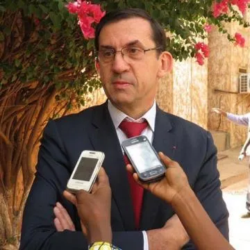 السفير الفرنسي ببوركينافاسو جيل تيبولت