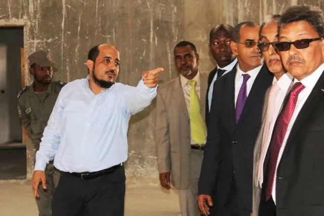 المدير العام لشركة "النجاح" محي الدين ولد أحمد سالك وعدد من مسؤو