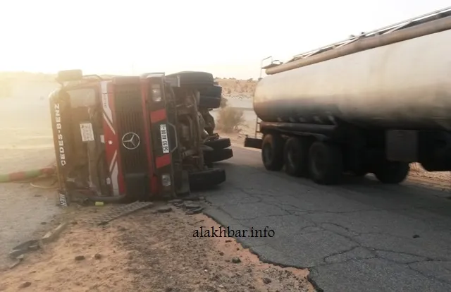 ضيق الطرق وتشقق الحافات، من أبرز أسباب الحوادث في الطرق بموريتانيا ـ