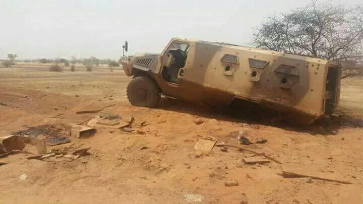 الآلية التي قالت جماعة أنصار الدين إنها استهدفتها بلغم وأدى انفجاره?