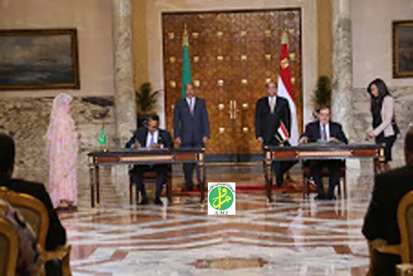 أثناء توقيع الاتفاقيات الثنائية بين موريتانيا ومصر وتحت إشراف رئيسي
