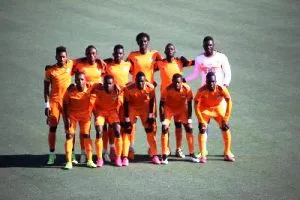 هل يتمكن النادي البرتقالي من التتويح ببطولة الدوري والكأس؟