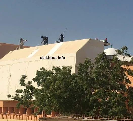 عمال يسارعون الزمن لإنهاء أشغال "تجميلط قصر العدل قبل نهاية الأسب?