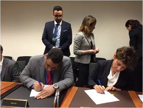 مديرة العمليات بالبنك الدولي في موريتانيا لويزا كورد ووزير الاقتصاد