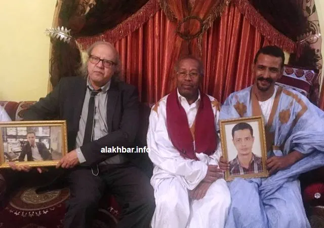 من اليمين: نقيب الصحفيين السابق الحسين ولد مدو، رئيس لجنة التضامن مع 