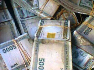 اعتقال مغربيين بتهمة تزوير العملة الموريتانية
