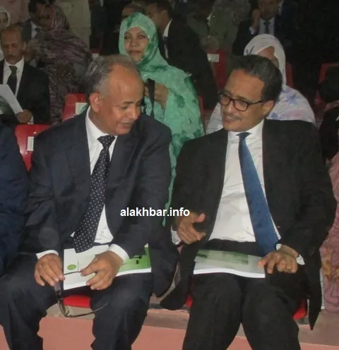 وزير الخارجية إسلك ولد إزيد بيه التقى أنصار ليل الثلاثاء، وولد محمد ?