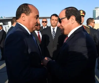 ولد عبد العزيز يلتقي مسؤولين ورجال أعمال مصريين