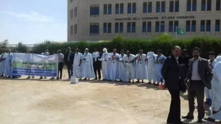 جانب من الوقفة الاحتاجية لنقابات التعليم صباح اليوم (الأخبار)
