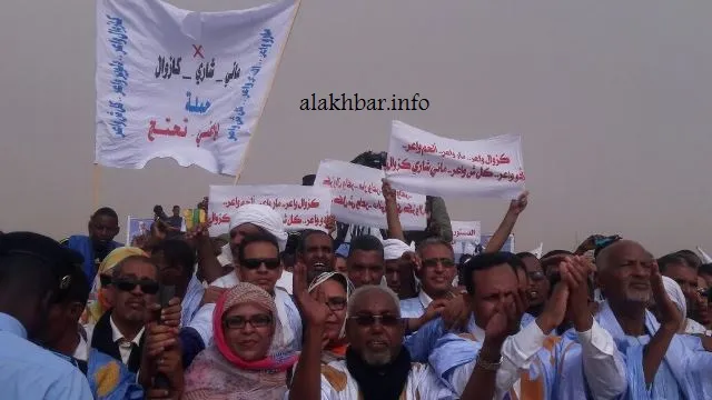 الفنان محمد ولد حمبارة وهو يحضر مهرجان الرئيس أمس الثلاثاء ـ الأخبار