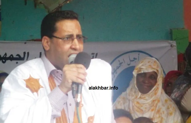 وزير الاقتصاد والمالية المختار ولد اجاي خلال حديثه في المهرجان مساء 