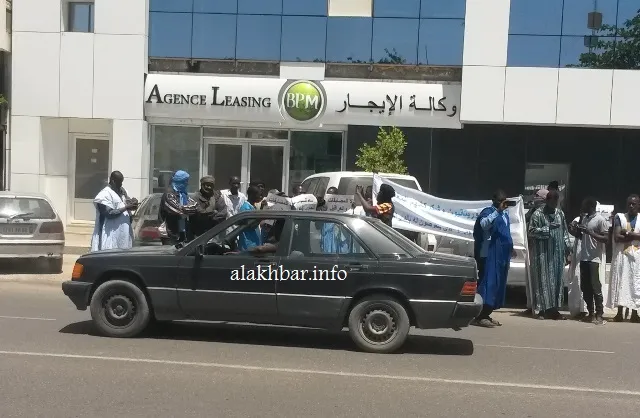 ناقلون يحتجون أمام السفارة المغربية بنواكشوط