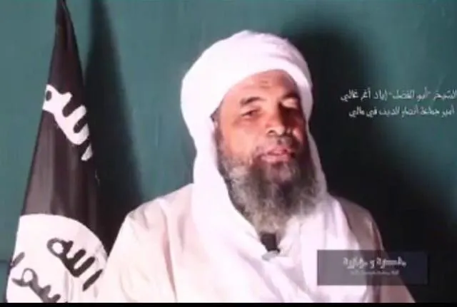 إياد أغ غالي أمير جماعة "أنصار الدين" خلال كلمته الجديدة