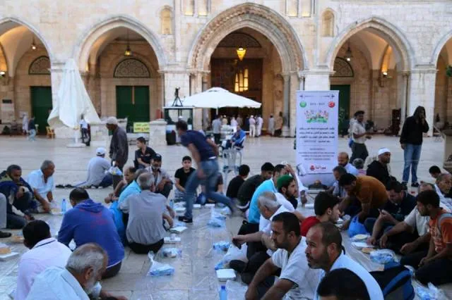 بعض المرابطين المستفيدين من حملة تبرعات الشعب الموريتاني