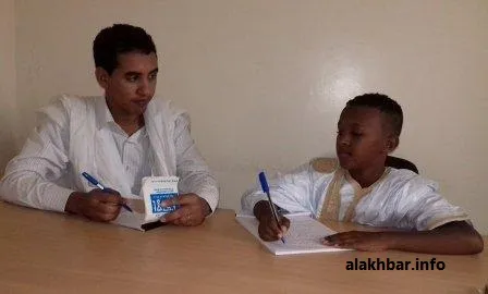 سيدي ولد إسلم عاش يتيم الأبوين واستطاع تصدر أول مسابقة وطنية شارك في?