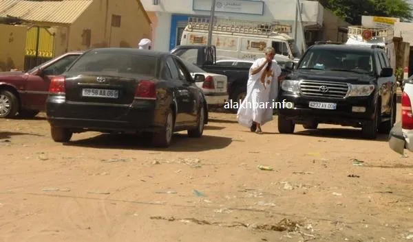 رجل الأعمال لعمر ولد ودادي خلال دخوله مفوضية الشرطة للاستجواب أمام ل