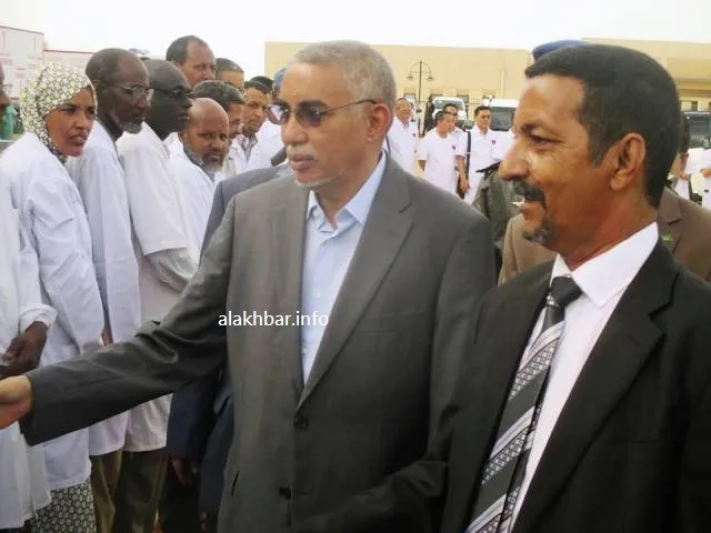 الوزير الأول يحي ولد حدمين خلال تجوله في المستشفى الجديد بعيد تدشينه