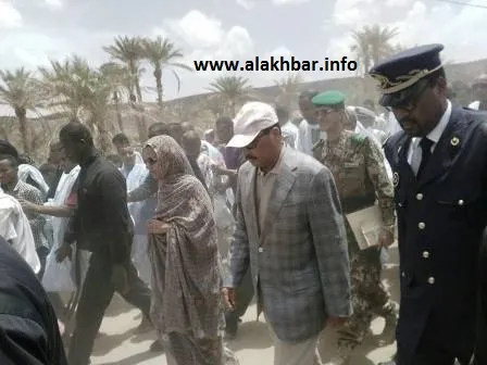 الرئيس الموريتاني أثناء جولته ببلدية عين أهل الطايع زوال اليوم (الأخ