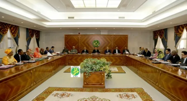 الحكومة خلال اجتماع سابق لها (وما)