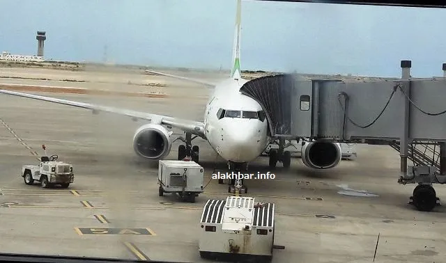 طائرة "الموريتانية" المتعطلة في مطار "أم التونسي"، وذلك بع?