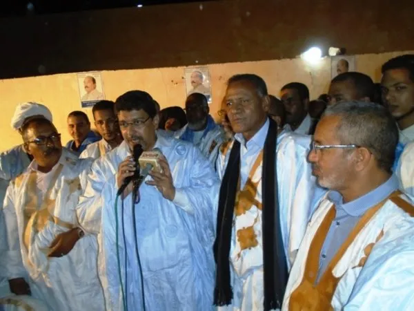 رئيس الحزب الحاكم خلال حديثه في أحد الاجتماعات بآدرار