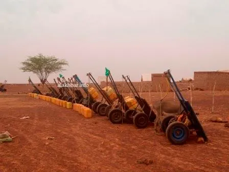 أوعية المياه الفارغة وعربات الحمير في استقبال الرئيس بإكفان