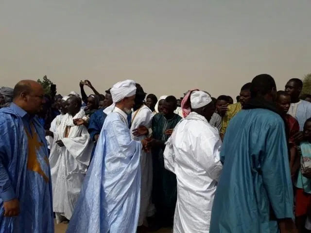 الشيخ النحوي يدشن جامعا بمقامة