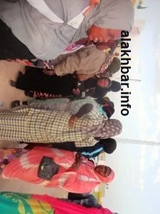 جانب من احتجاجات السماكين وبائعات السمك مساء اليوم قبالة مبني المقا?
