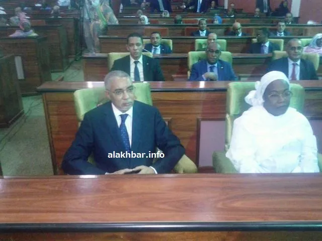 الوزير الأول الموريتاني يحي ولد حدمين داخل الجمعية الوطنية ظهر اليو?