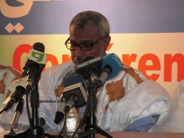 رئيس حزب الاتحاد والتغيير الموريتاني "حاتم" صالح ولد حننا خلال ?