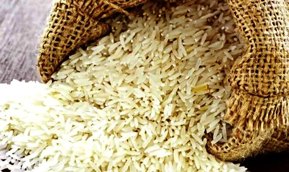 عرض 7 آلاف طن من الأزر للبيع بالمزاد العلني بنواكشوط
