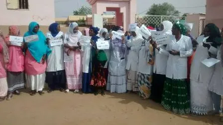 جانب من الوقفة المطلبية صباح اليوم (الأخبار)