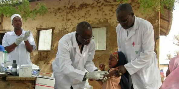 حملة تلقيح للأطفال في نيجيريا ضد التهابا السحايا.