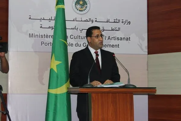 وزير الاقتصاد والمالية المختار ولد اجاي خلال مؤتمر صحفي سابق له (الأ?