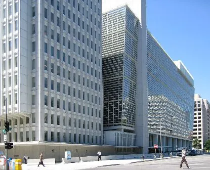 1200px-World_Bank_building_at_Washington