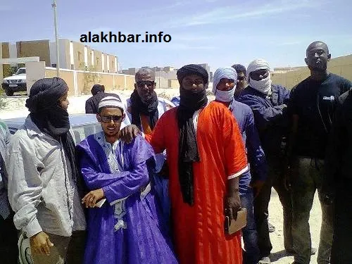 جانب من وقفة أصحاب الشاحنات زوال اليوم أمام مقاطعة نواذيبو (تصوير ال?